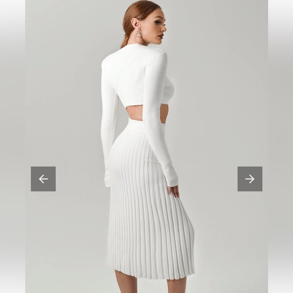 HIGH SLIT LONG SLEEVE PLEATED KNIT SWEATER AND SKIRT MATCHING SET - MILKY WHITE. - Picture 5 of 16